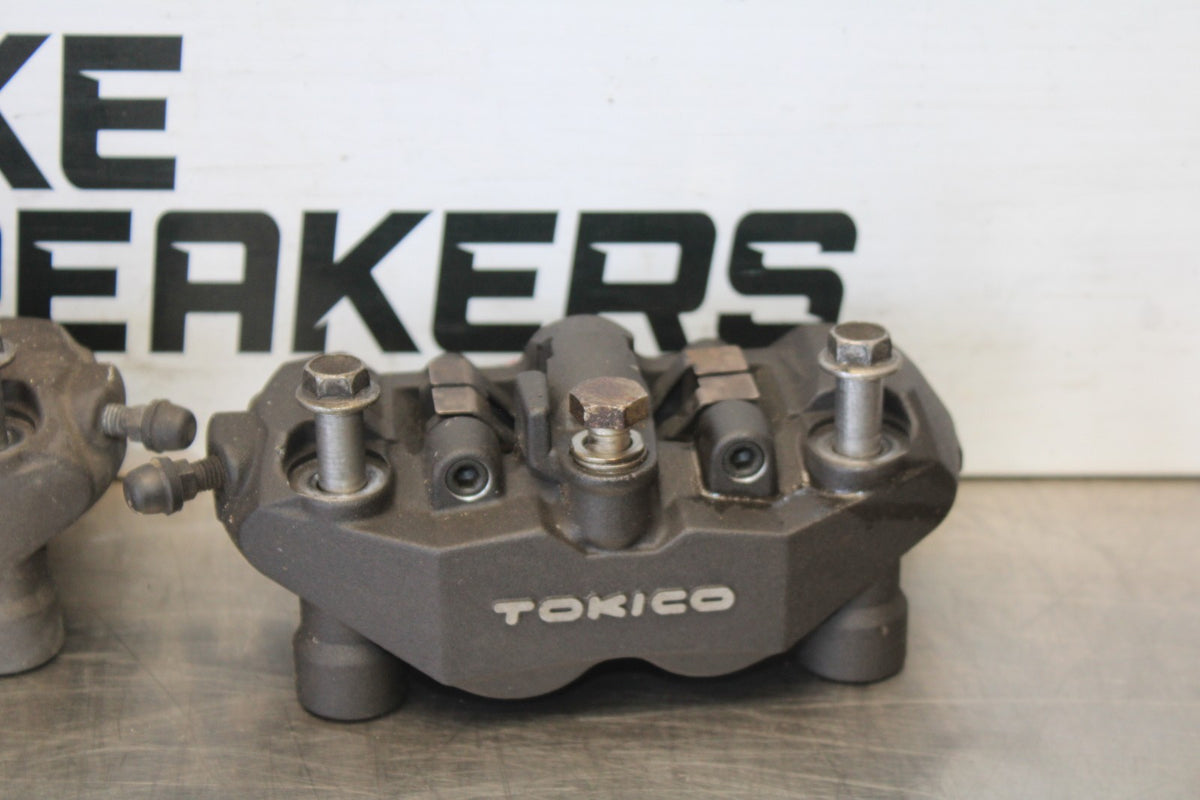 06-07 SUZUKI GSXR 600 RIGHT LEFT FRONT BRAKE CALIPER SET PAIR CALIPERS BB863