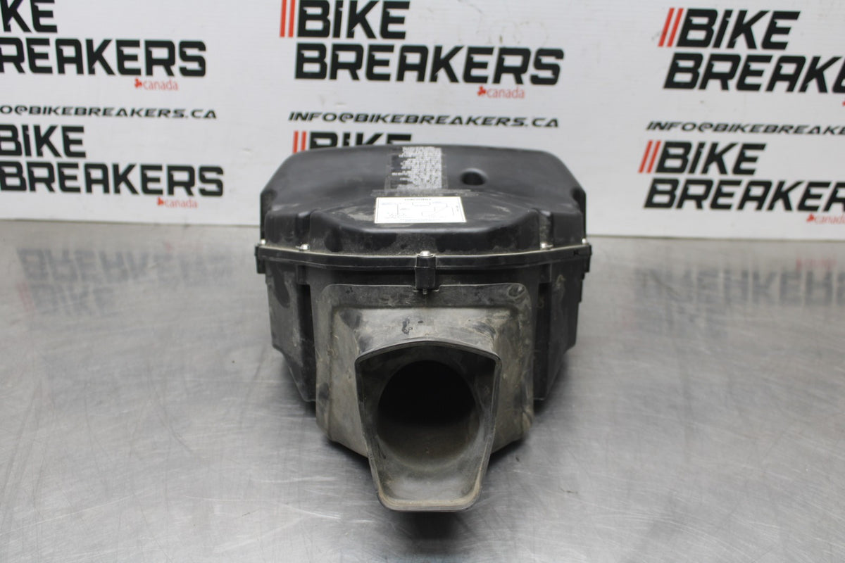 20 TRIUMPH STREET TRIPLE 765 AIRBOX AIR INTAKE FILTER BOX BB864