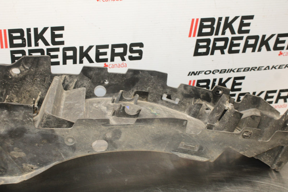 15 TRIUMPH TIGER 800 REAR BACK TAIL UNDERTAIL BATTERY TRAY PLASTIC BB873