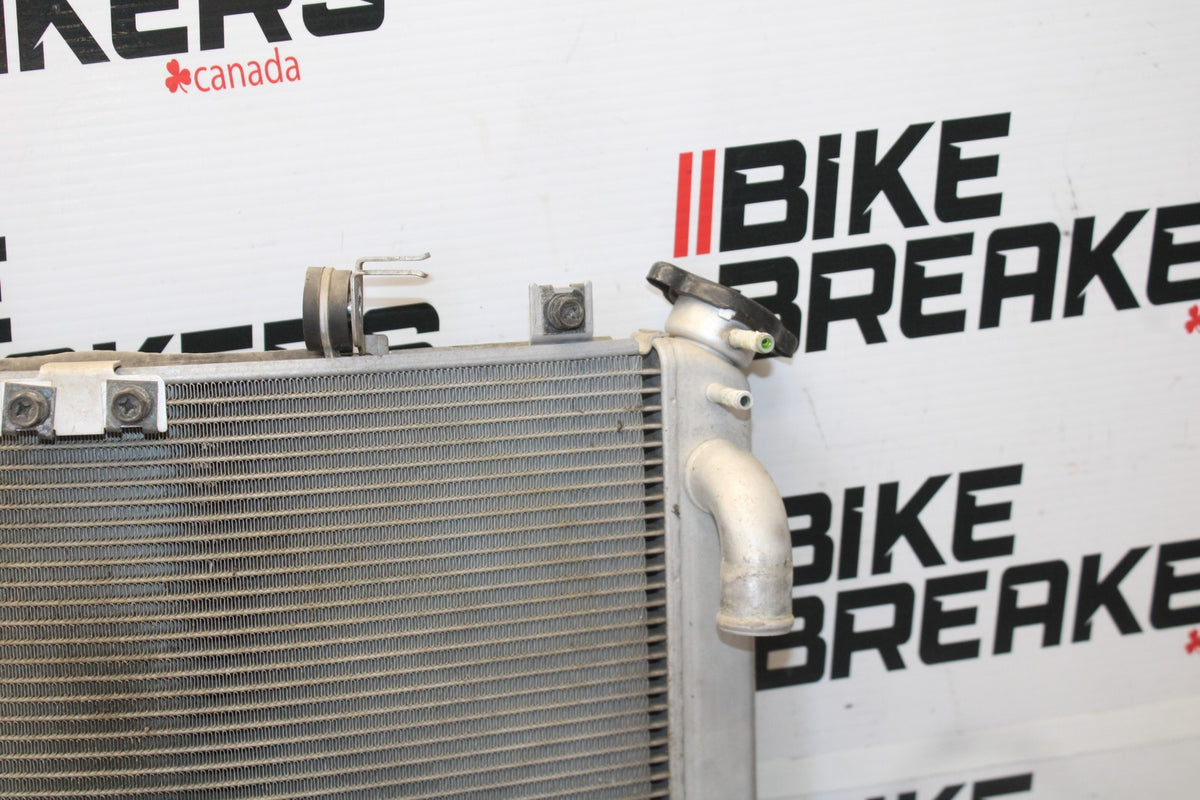 09 KAWASAKI CONCOURS 14 ZG1400B ENGINE RADIATOR MOTOR COOLING RADIATER BB875