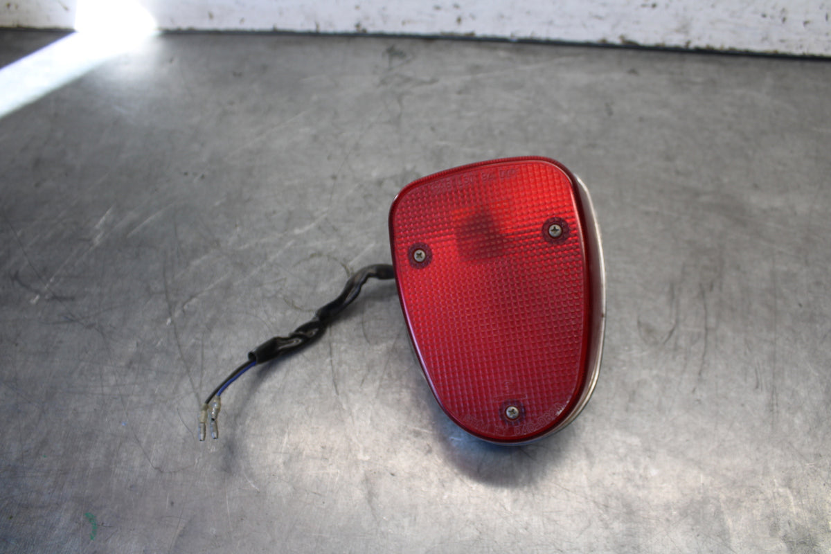 05-06 YAMAHA ROYAL STAR TAILLIGHT REAR TAIL BRAKE LIGHT BB697