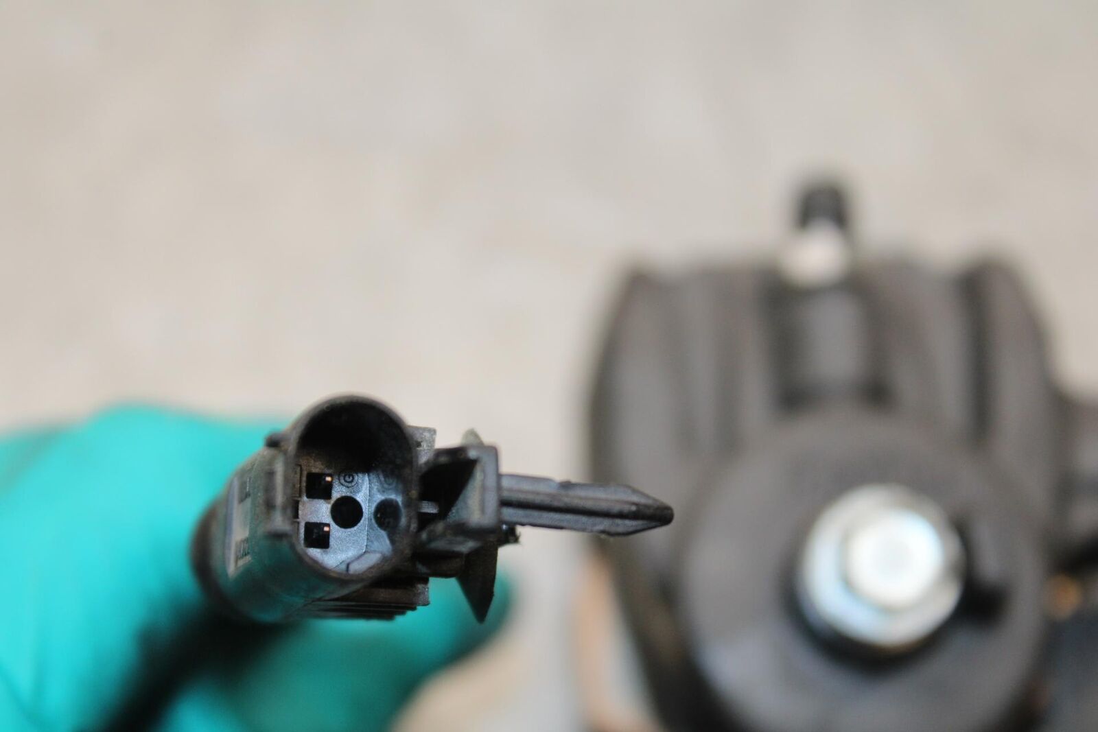 2014 Kawasaki Ninja 650 EX650E REAR BACK BRAKE CALIPER W MOUNT BRACKET BB569