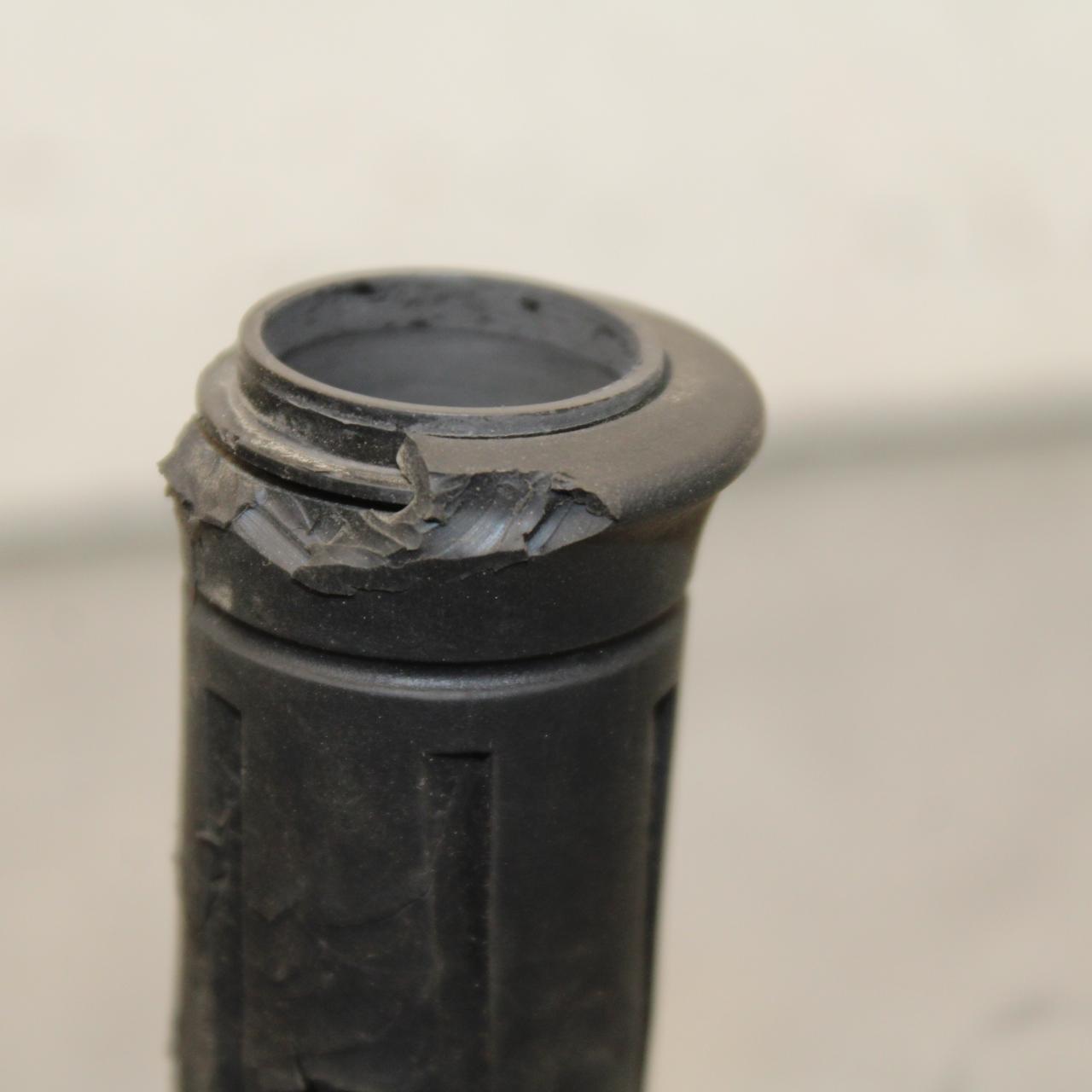 21 KAWASAKI NINJA ZX6R RIGHT THROTTLE GRIP BB647