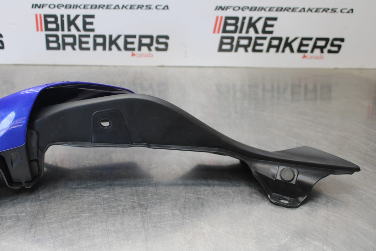 23-24 YAMAHA MT-07 LEFT REAR BACK TAIL FAIRING COWL SHROUD BB194