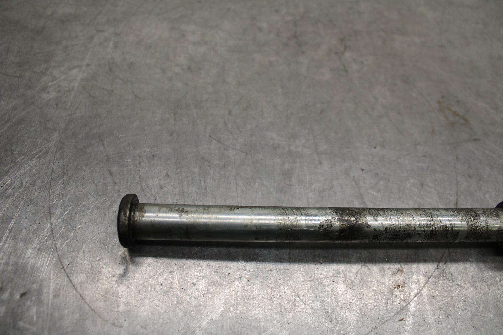 1998 Honda Valkyrie 1500 GL1500C REAR AXLE BACK WHEEL RIM PIVOT BOLT AXEL BB116