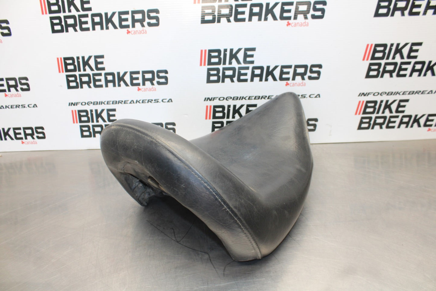 05-06 VICTORY KINGPIN DELUXE FRONT DRIVERS SEAT BB195