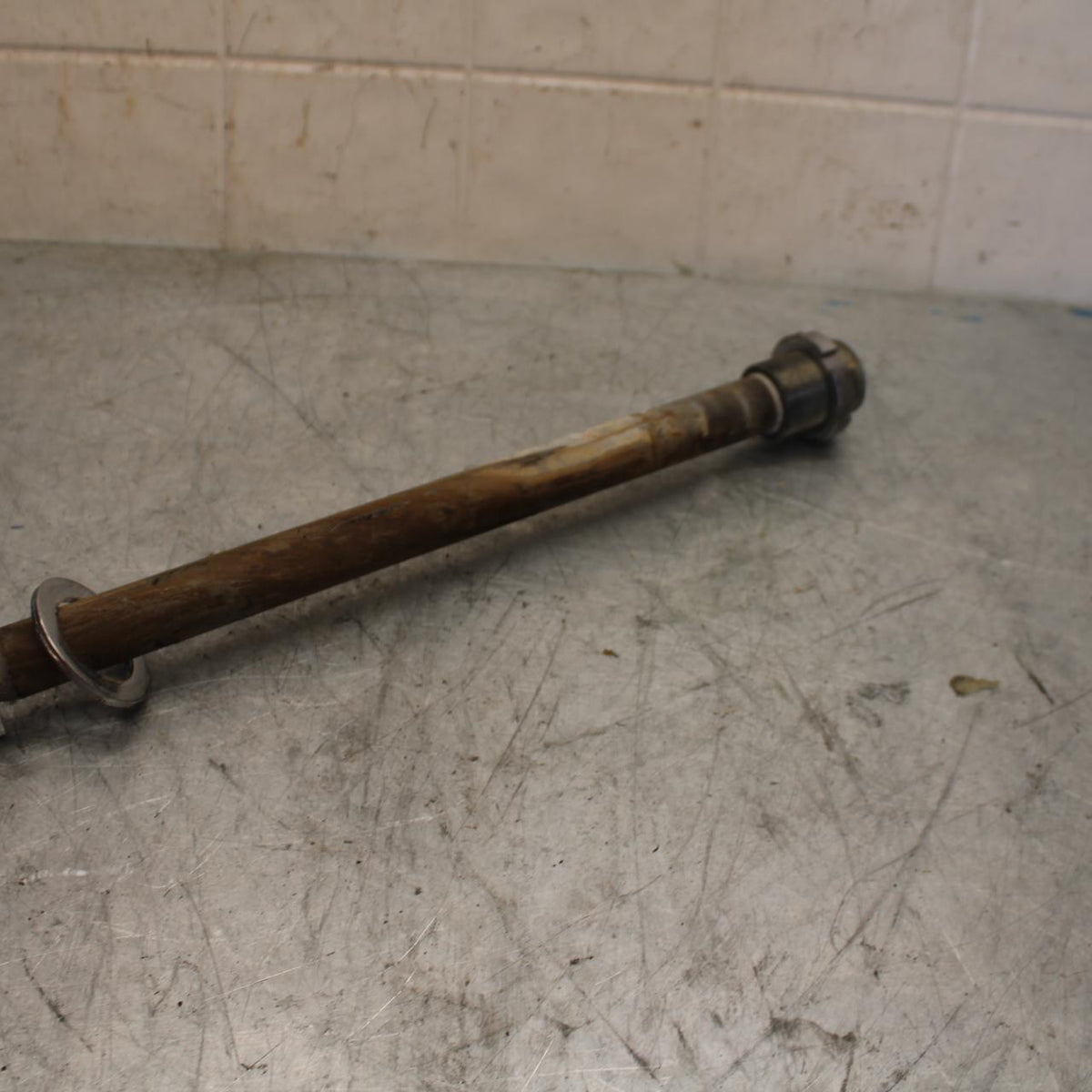 07-08 YAMAHA YZF R1 REAR BACK SWINGARM BOLT SUSPENSION PIVOT AXLE BB425