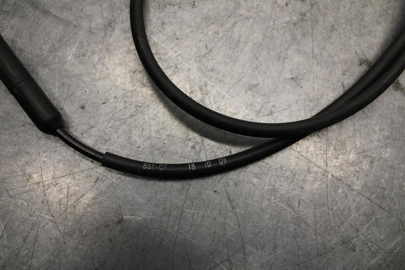 19 YAMAHA YZF R3 THROTTLE CABLES LINES BB56