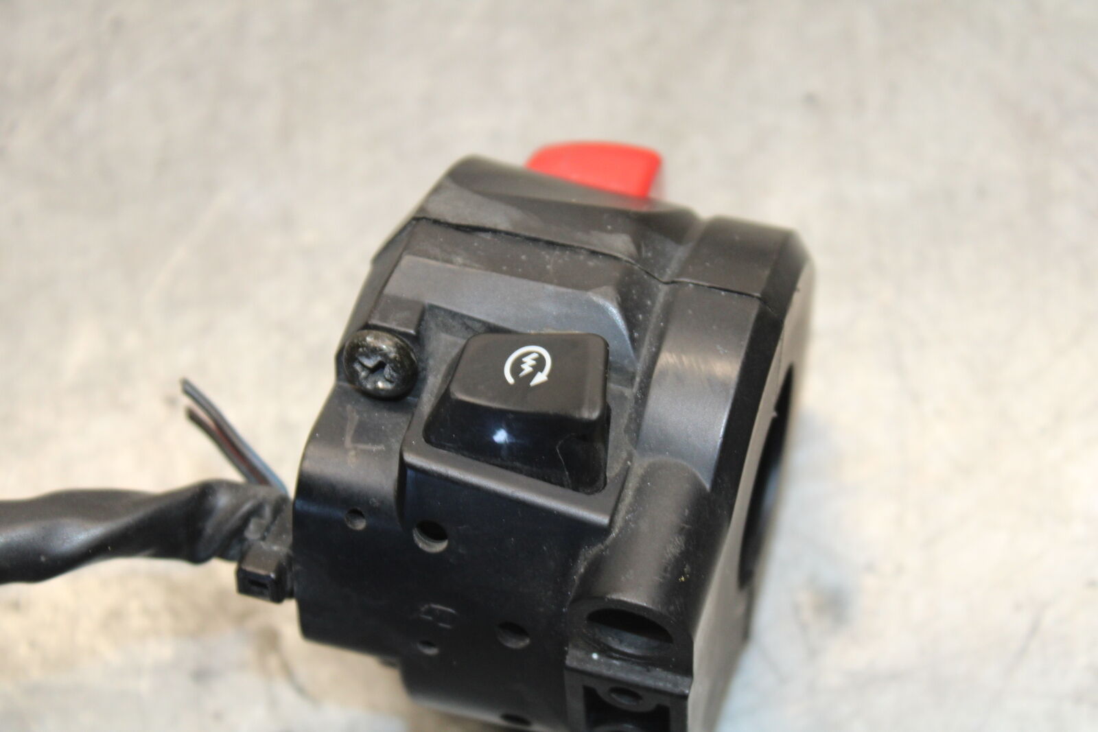 05-06 SUZUKI GSXR1000 RIGHT CLIP ON HANDLE KILL OFF START SWITCH SWITCHES BB677