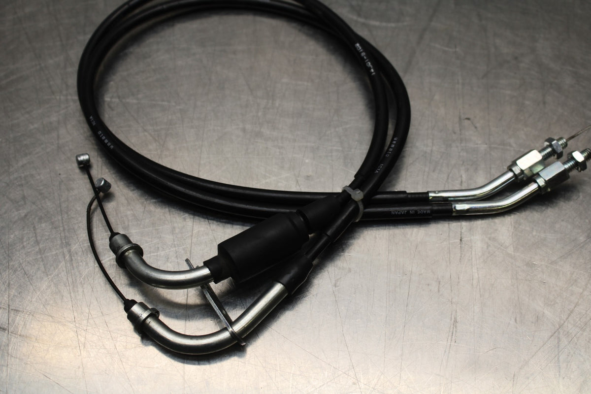 20-25 SUZUKI GSXR750 THROTTLE CABLES LINES BB810
