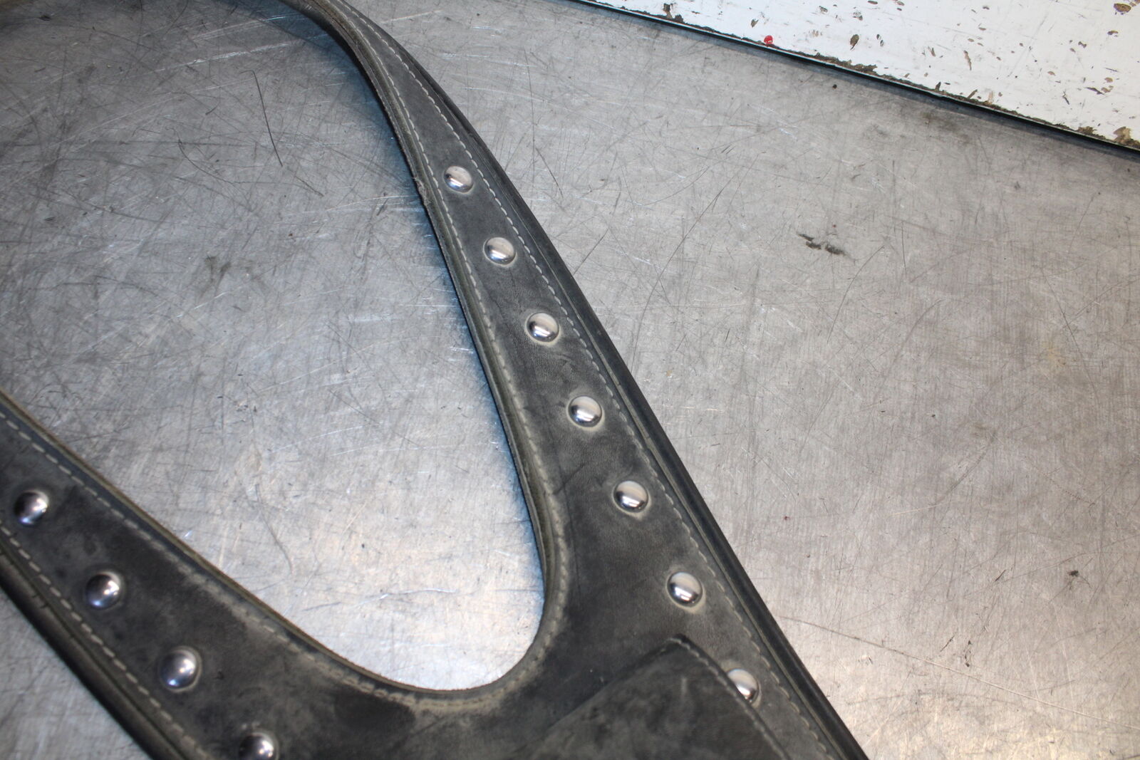 02-04 HONDA VTX1800S GAS TANK FUEL CELL BELT BB712