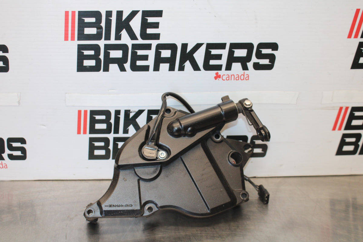 18 SUZUKI GSXR750 ENGINE SPROCKET COVER BB891