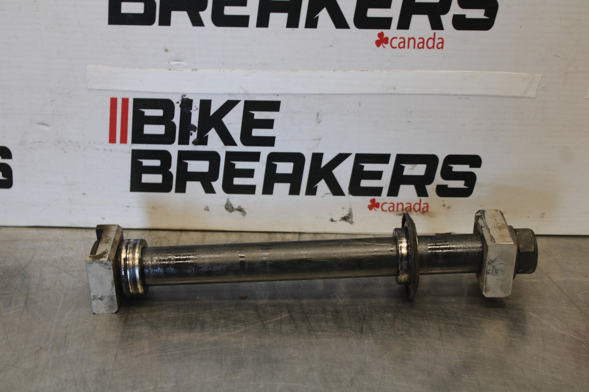 03-04 YAMAHA YZF R6 REAR AXLE BACK WHEEL RIM PIVOT BOLT AXEL BB890