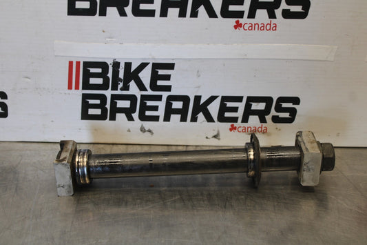 03-04 YAMAHA YZF R6 REAR AXLE BACK WHEEL RIM PIVOT BOLT AXEL BB890