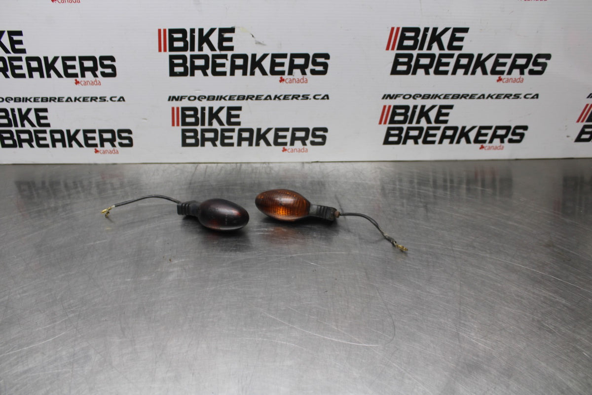 02 DUCATI MONSTER 620 REAR LEFT RIGHT TURN SIGNALS LIGHT INDICATORS BB851