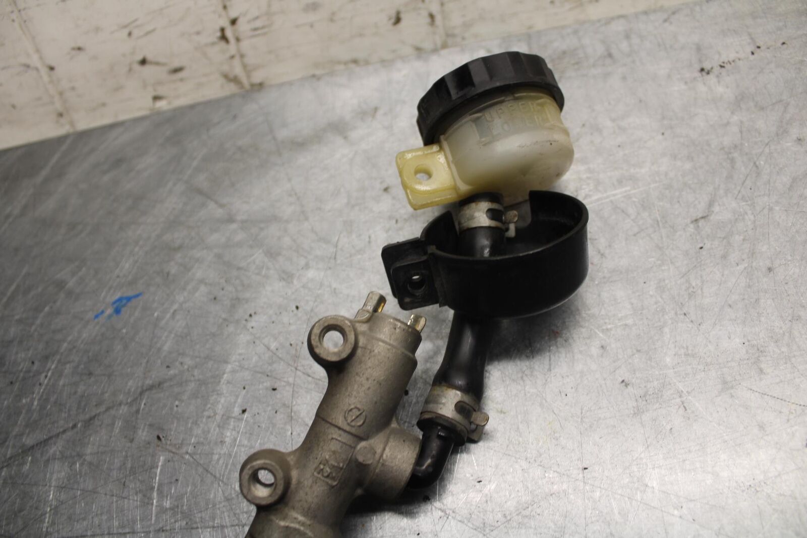 2003 Kawasaki Z1000 REAR BACK BRAKE MASTER CYLINDER W RESERVOIR 43015-1706 BB35