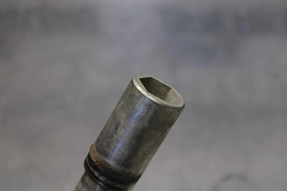 18 SUZUKI GSXR750 FRONT WHEEL RIM AXLE PIVOT BOLT BB891