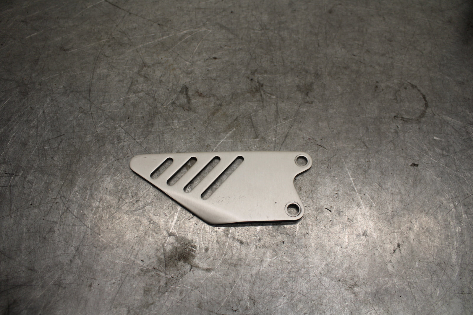 13-18 KAWASAKI NINJA ZX6R RIGHT REARSET REAR SET HEEL GUARD COVER  BB682