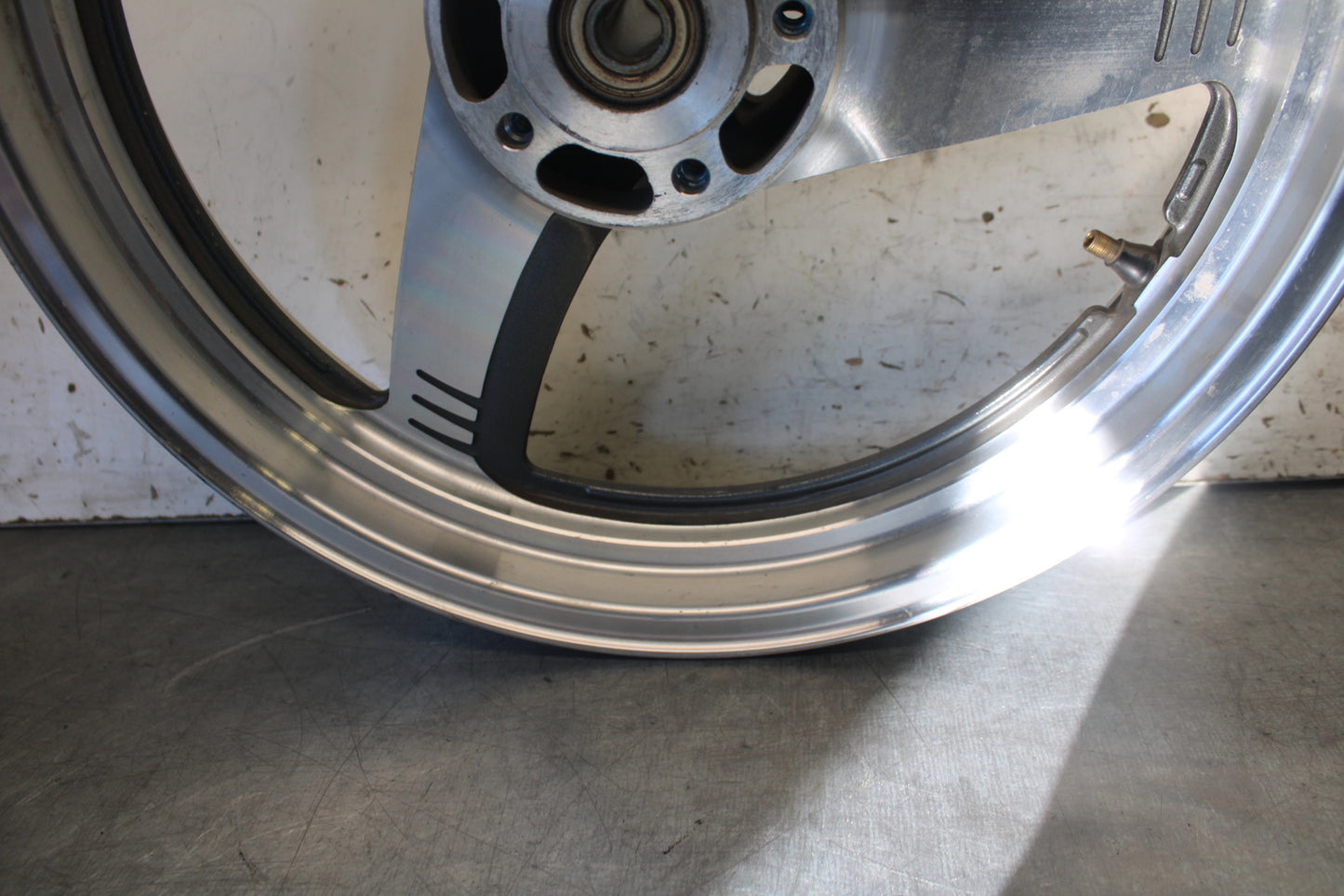 97-04 SUZUKI MARAUDER 800 FRONT WHEEL FRONT RIM BB312