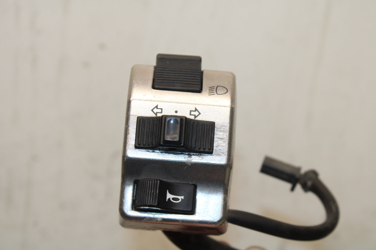00 SUZUKI INTRUDER 1500 VL1500 LEFT HANDLE HORN SIGNALS SWITCH BB761 