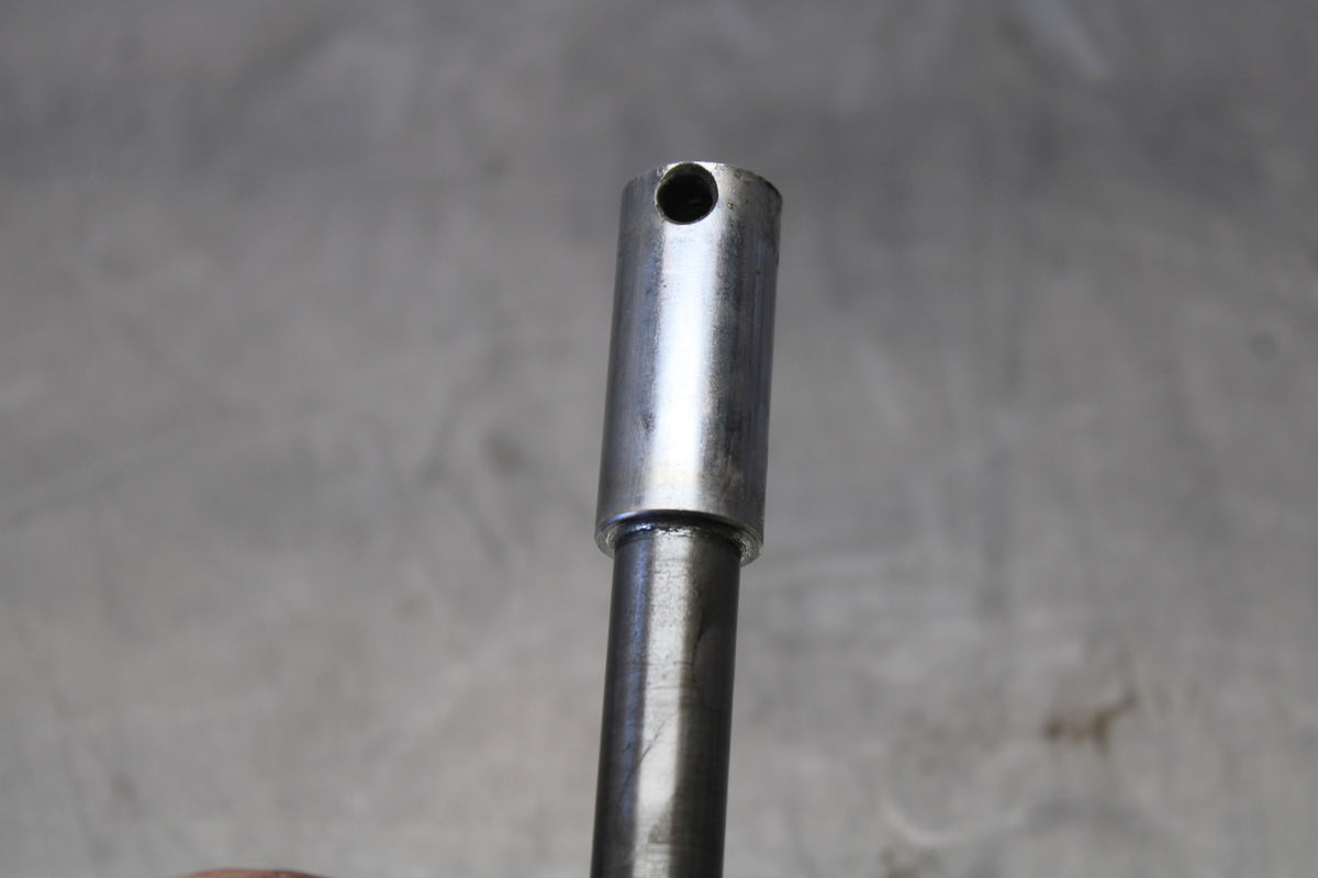81 YAMAHA MAXIM 550 XJ550 FRONT WHEEL RIM AXLE PIVOT BOLT BB866