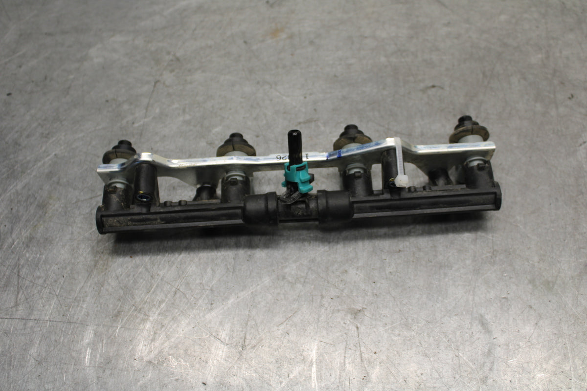 07-12 HONDA CBR600RR SECONDARY FUEL INJECTORS TOP AIRBOX 16450-MFJ-D01 BB672