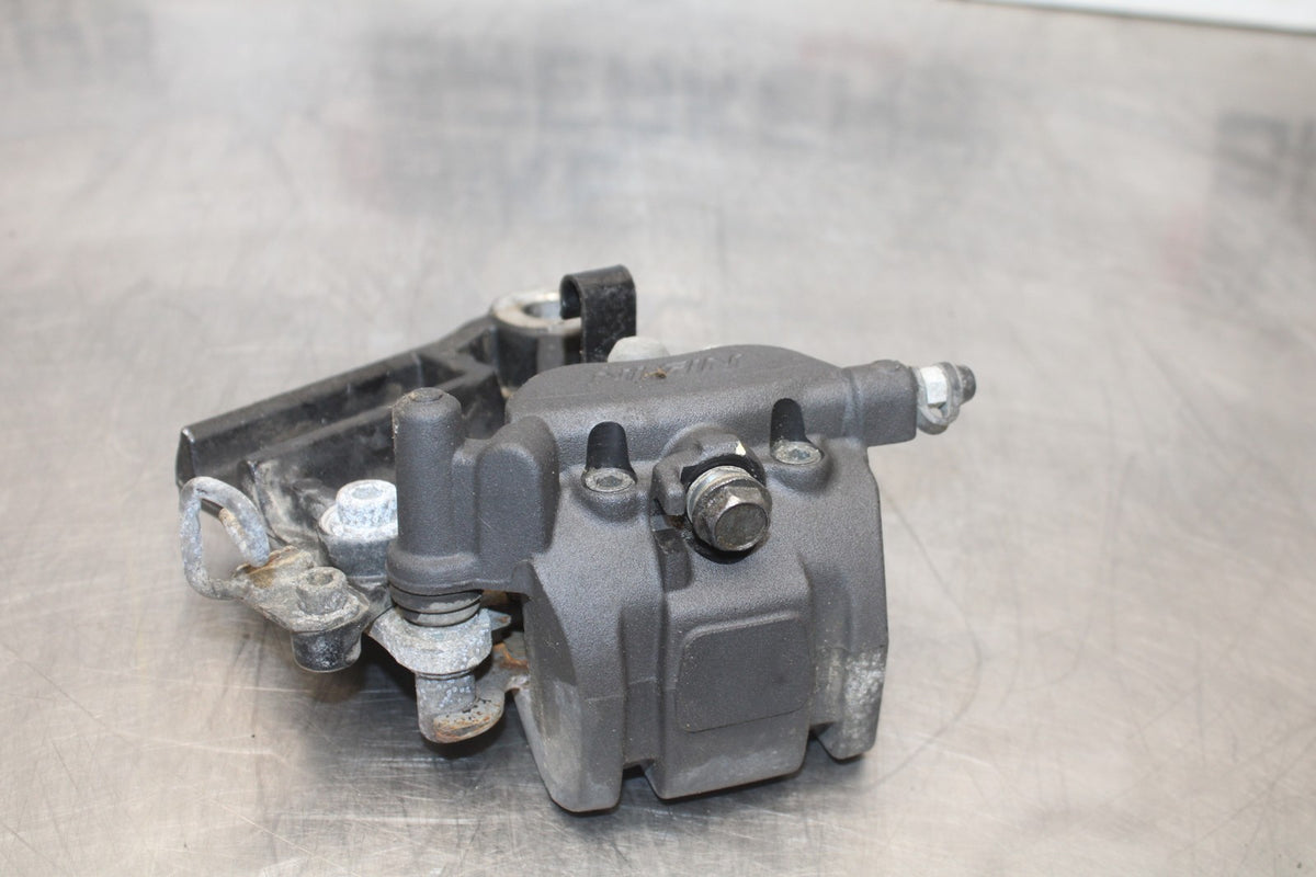 24-25 KAWASAKI NINJA 500 ABS REAR BACK BRAKE CALIPER W MOUNT BRACKET BB899
