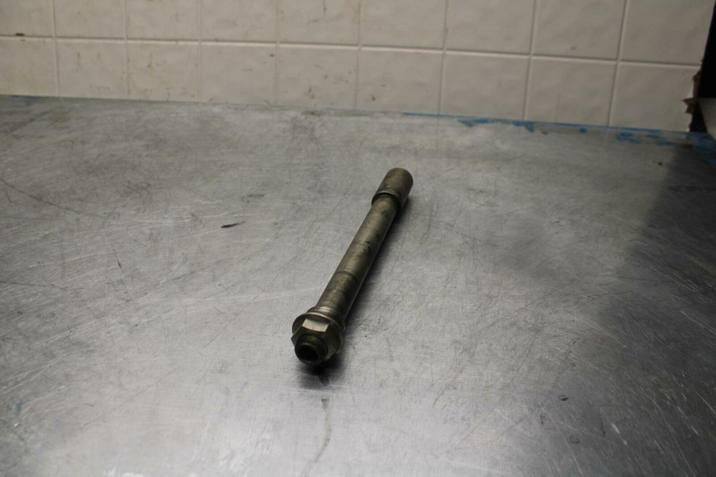 11-17 SUZUKI GSXR600 FRONT WHEEL RIM AXLE PIVOT BOLT BB417