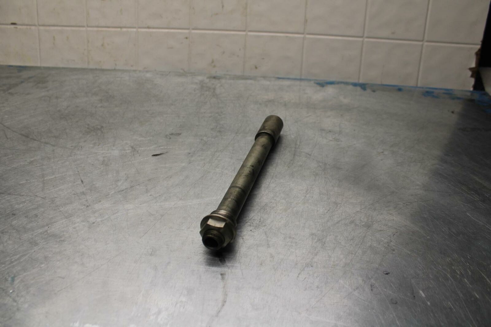 11-17 SUZUKI GSXR600 FRONT WHEEL RIM AXLE PIVOT BOLT BB417