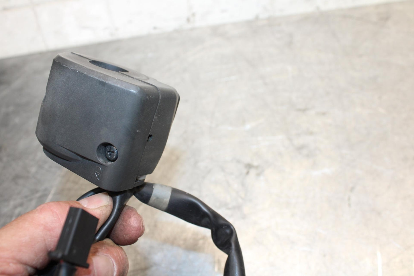 2008 Kawasaki Ninja ZX10R ZX1000E LEFT CLIP ON HANDLE HORN SIGNALS SWITCH BB524