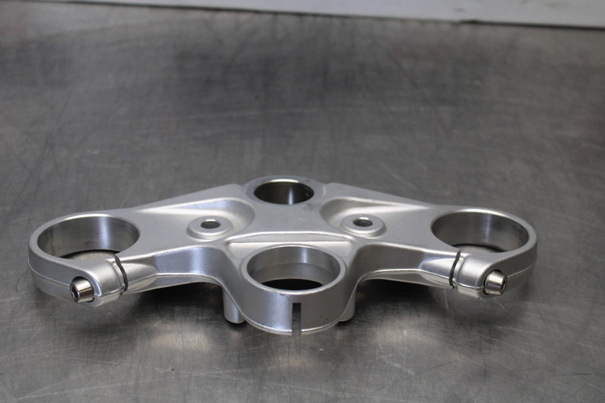 16 APRILIA TUONO V4 1100 FORKS UPPER TRIPLE TREE CLAMP BB905
