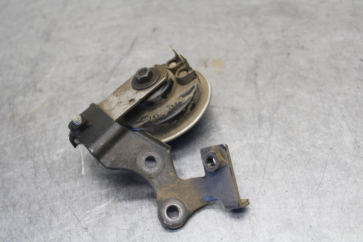 09-14 YAMAHA YZF R1 HORN SIGNAL 14B-83371-00-00 BB696