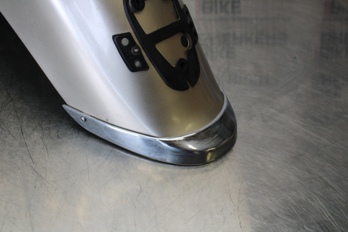 09 YAMAHA ROYAL STAR XVZ1300TF VENTURE REAR BACK WHEEL FENDER MUD GUARD BB151