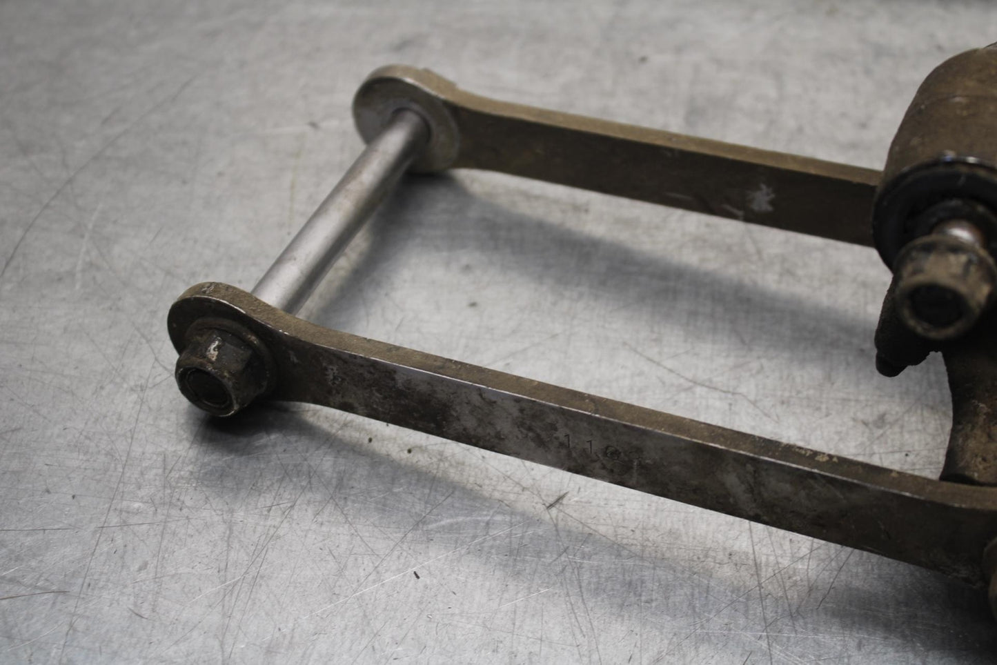 03 KAWASAKI NINJA ZX6RR ZX600K REAR DOGBONE SHOCK LINKAGE LINK BB105