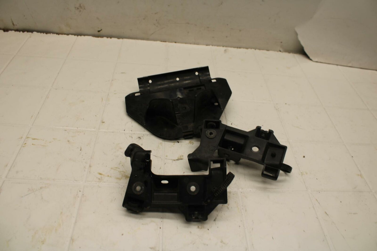 08-16 YAMAHA YZF R6 INNER COWL FRAME SUPPORTS BB406