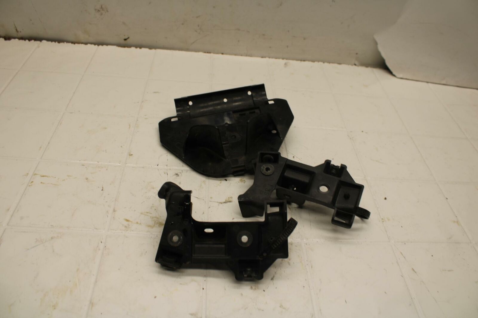 08-16 YAMAHA YZF R6 INNER COWL FRAME SUPPORTS BB406