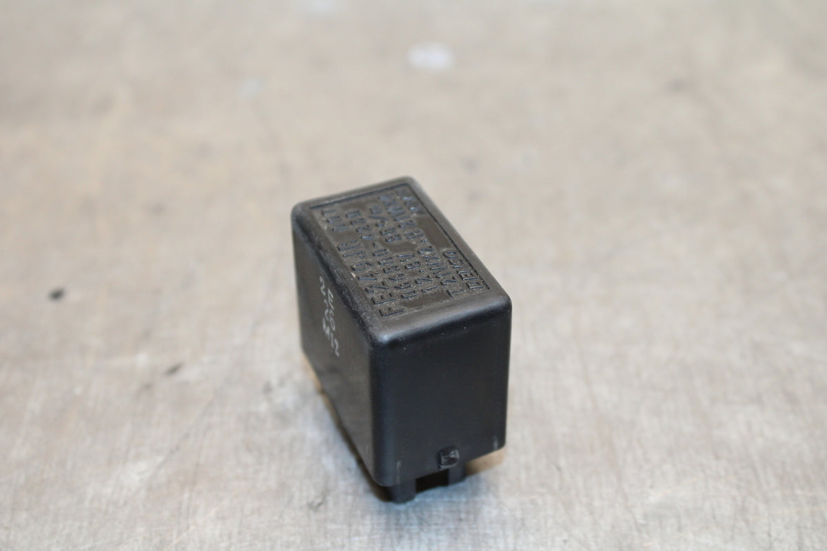 03 SUZUKI SV650S TURN SIGNAL BLINKER RELAY FLASHER SWITCH BB130