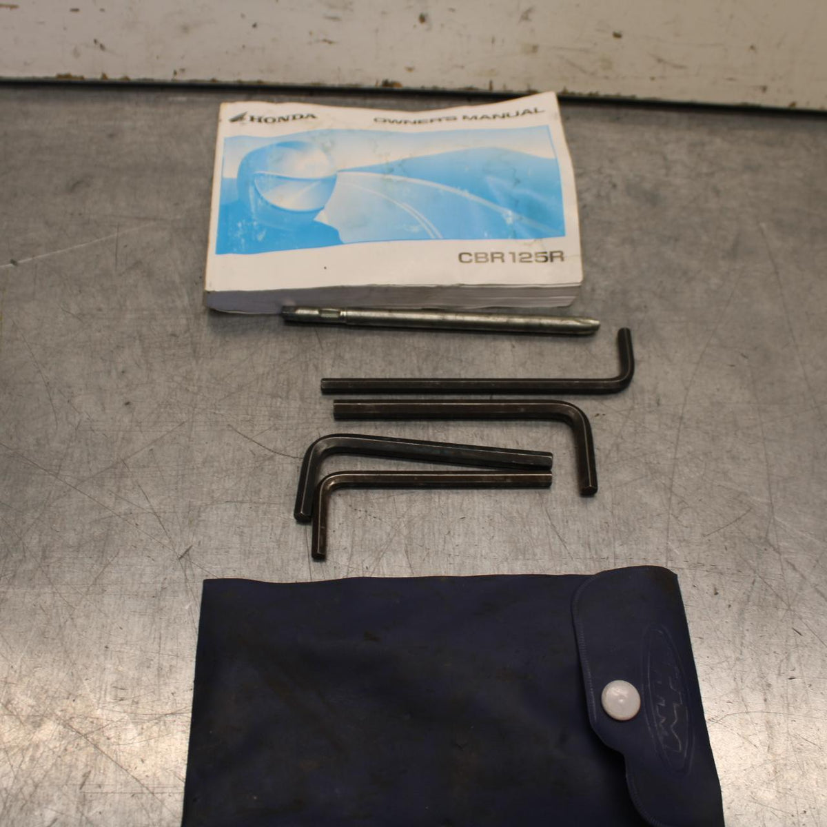 11-19 HONDA CBR125R STOCK TOOLS OEM TOOL BAG KIT SET BB105