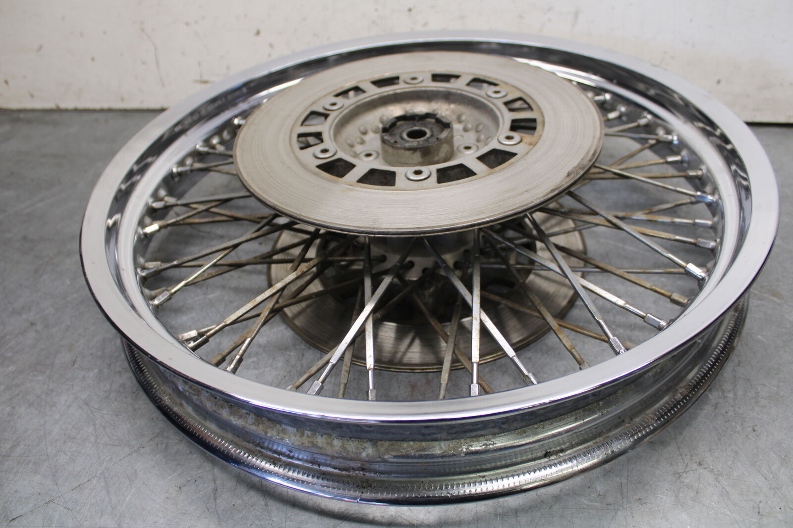 85-86 SUZUKI MADURA 1200 FRONT WEHHEL FRONT RIM  BB691