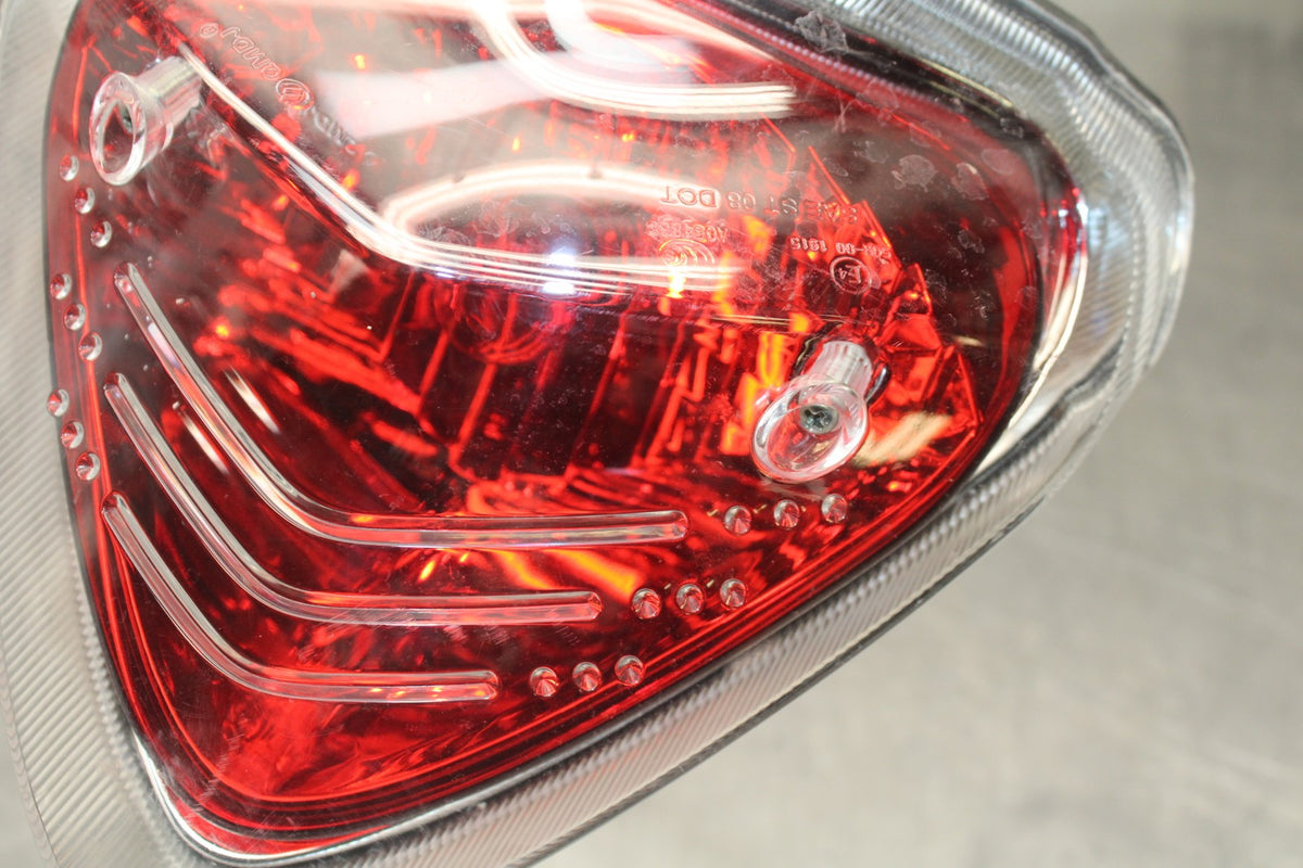 15 SUZUKI GW250F REAR TAIL TAILLIGHT BACK BRAKE LIGHT BB789