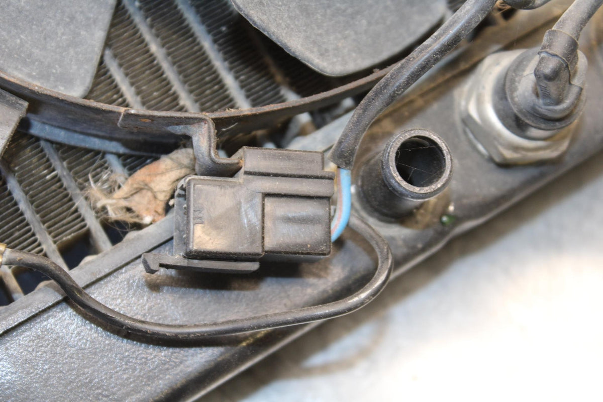 2006 Honda CBR600F4i ENGINE RADIATOR MOTOR COOLER COOLING RADIATER BB567