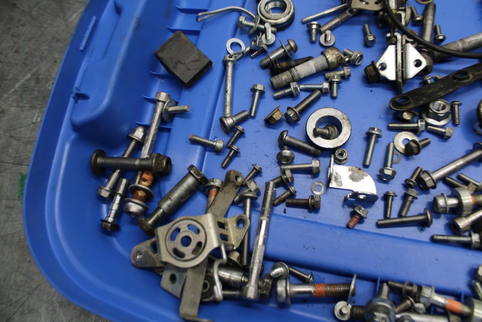 07-08 KAWASAKI CONCOURS 1400 ABS LEFTOVER BOLTS SCREWS BB449