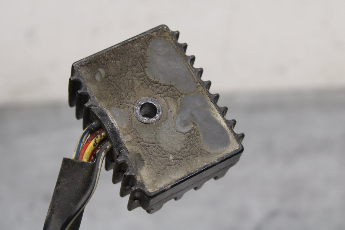 78 SUZUKI GS550E RECTIFIER VOLTAGE REGULATOR BB133