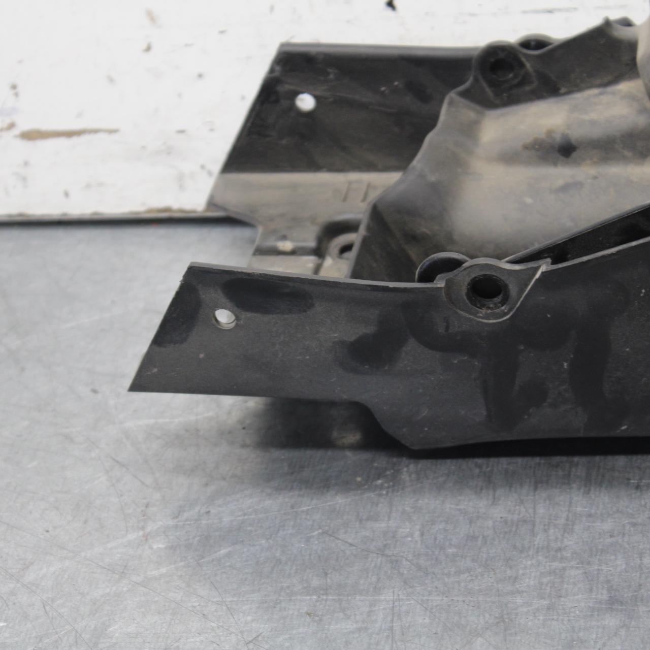18 KTM RC 390 REAR BACK TAIL UNDERTAIL BATTERY TRAY PLASTIC BB648