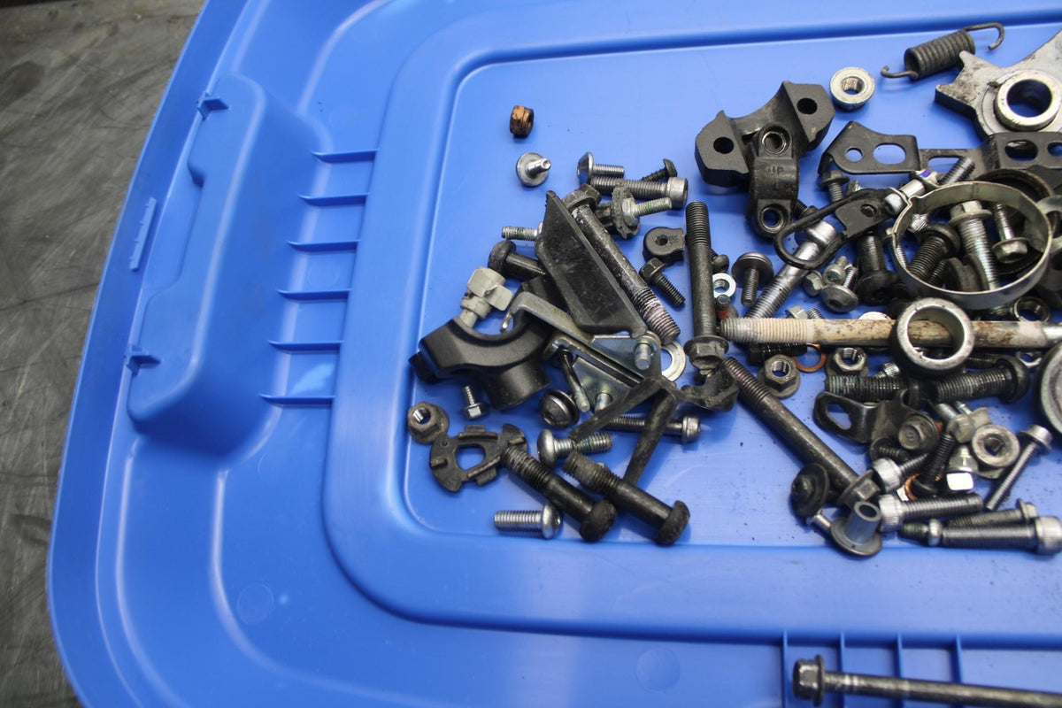 2016 Yamaha XSR900 ABS LEFTOVER BOLTS HARDWARE BRACKET SCREWS BB516