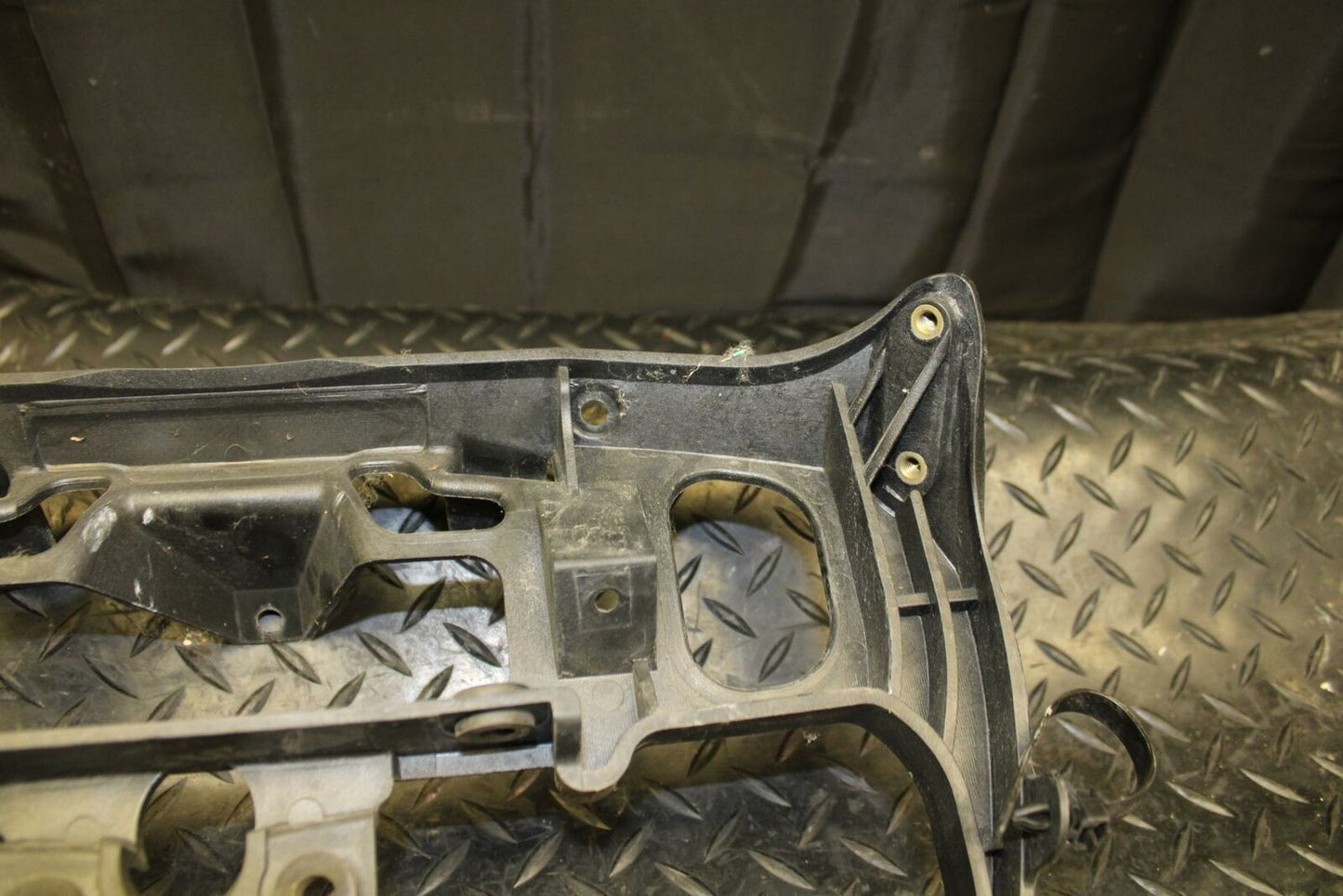 05-06 SUZUKI KATANA 750 GSX750F UPPER FAIRING MIRROR GAUGES STAY BRACKET bb166