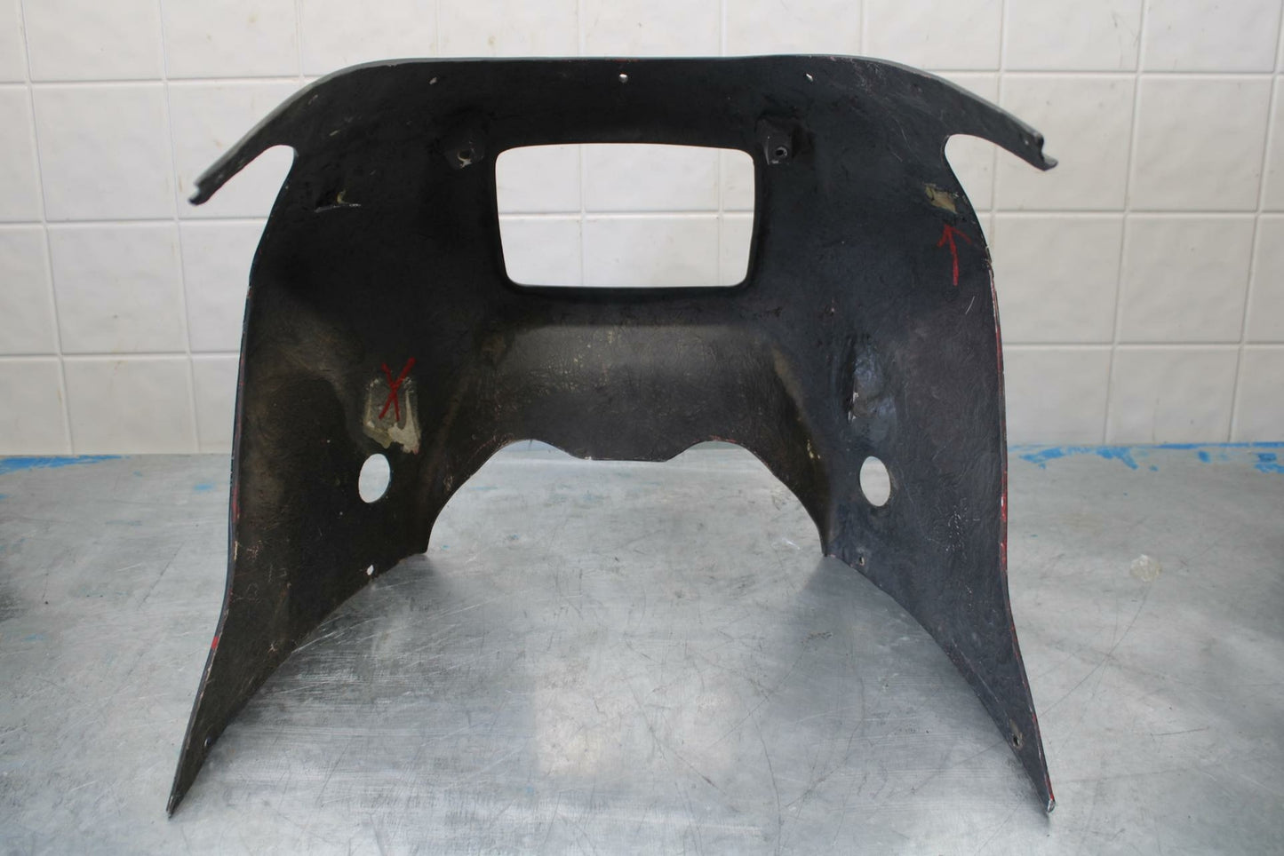85 YAMAHA RZ500 FIBERGLASS FRONT UPPER NOSE FAIRING COWL SHROUD BB27