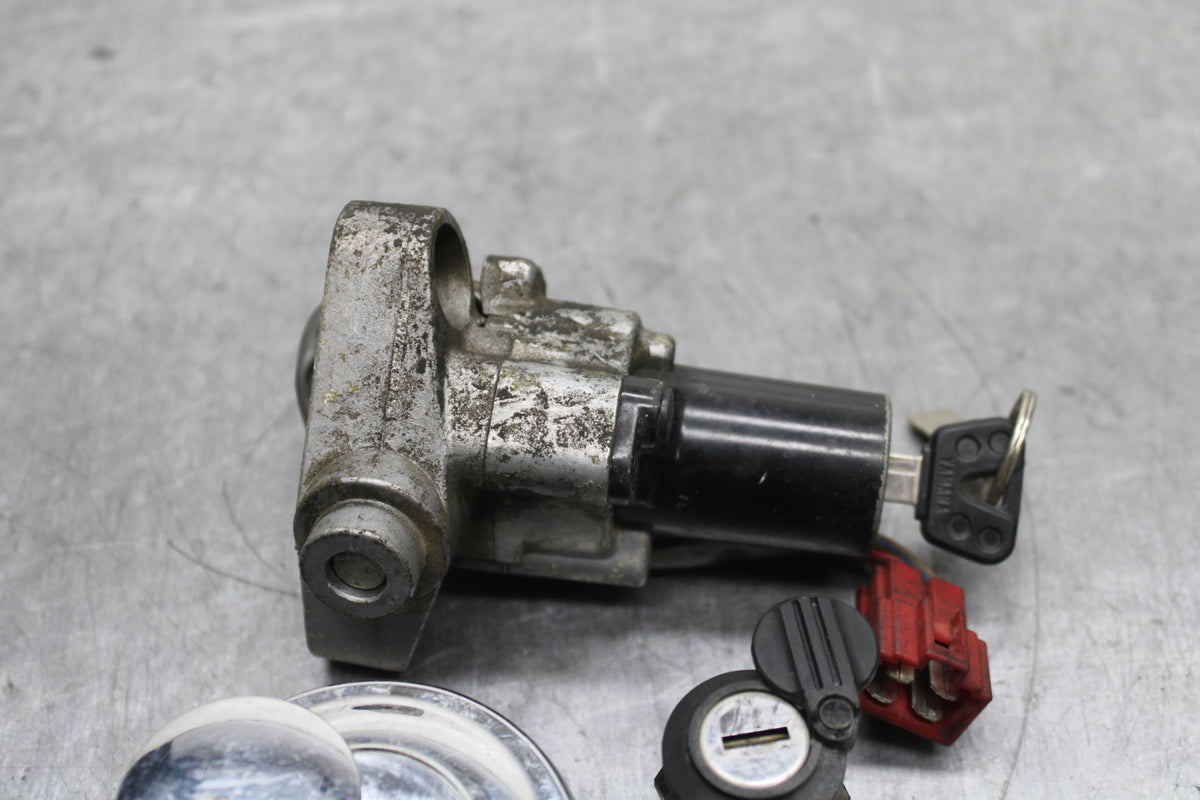 06-07 YAMAHA V STAR 1100 IGNITION LOCK KEY SET W/ GAS CAP AND SEAT LOCK BB124