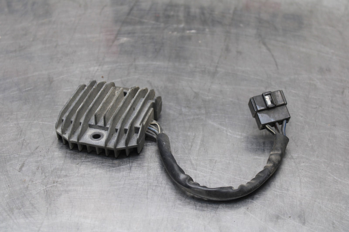 98 KAWASAKI NINJA ZX6 RECTIFIER VOLTAGE REGULATOR BB870