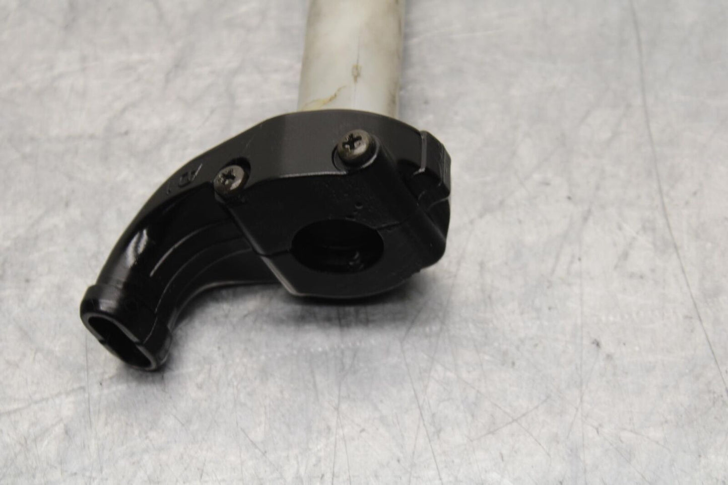 2000 Kawasaki Ninja ZX9R ZX900F RIGHT THROTTLE GRIP BB70